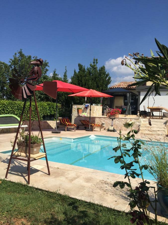 빌르크로즈 Le Cabanon Des Hirondelles 빌라 외부 사진